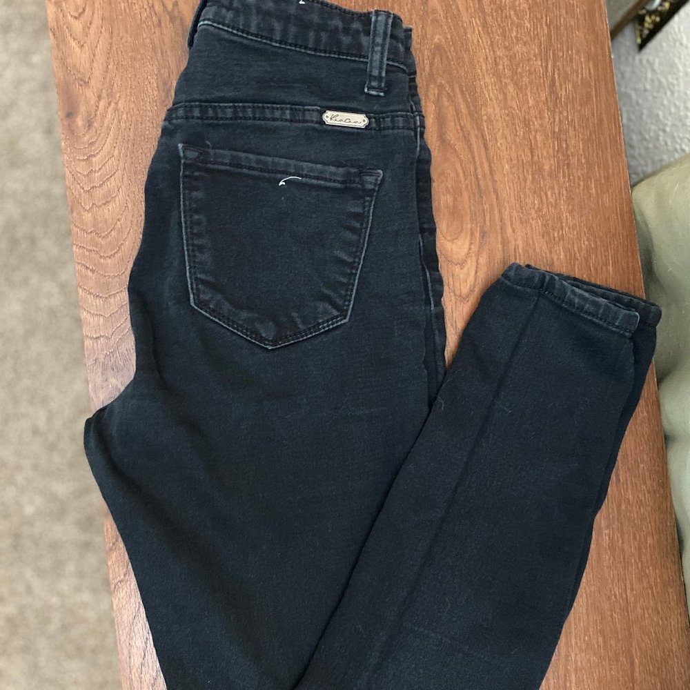 KanCan Ultra high-rise ankle crop jeans in black